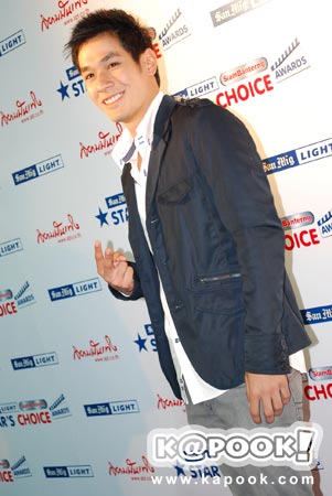 อ๋อม อรรคพันธ์