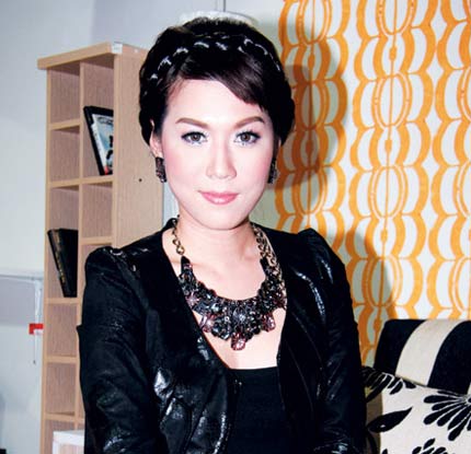 เมย์ เฟื่องอารมย์