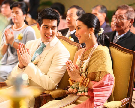 งานหมั้นนุ่น