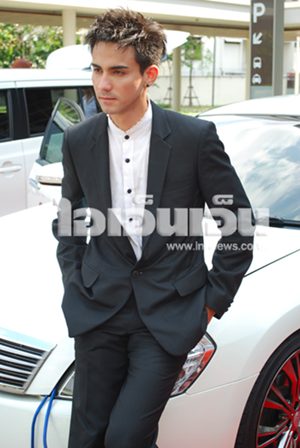 แอนดรูว์ ศุภมร โคร์นิน