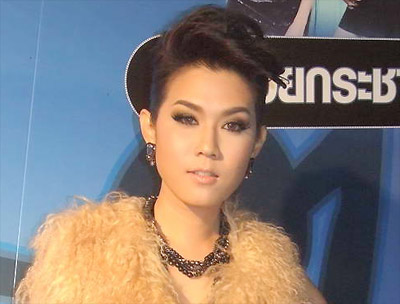 เมย์ เฟื่องอารมย์