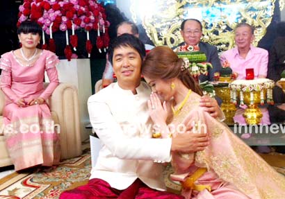 บัว สโรชา แต่งงาน