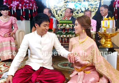 บัว สโรชา แต่งงาน