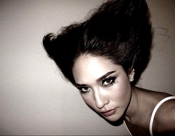 พลอย เฌอมาลย์