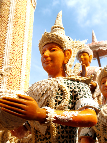 แห่เทียนพรรษาจังหวัดอุบลราชธานี 2553 แห่เทียนพรรษาจังหวัดอุบลราชธานี 2553