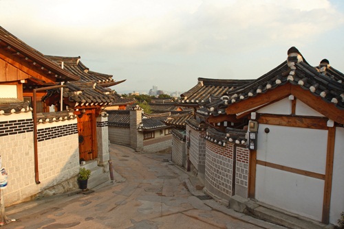หมู่บ้านบุกชอนฮันอ๊ก (Bukchon Hanok Village)