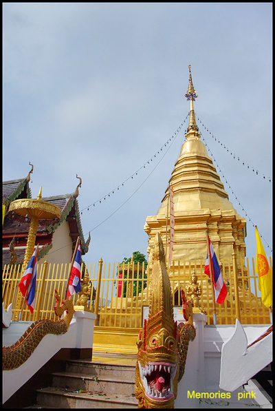 วัดพระธาตุดอยคำ พระธาตุดอยคำ