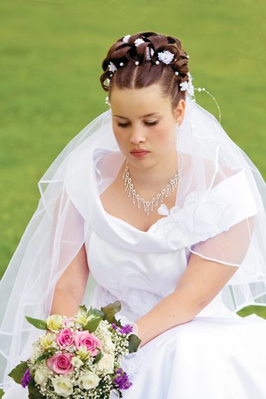 ชุดแต่งงานแบบมีแขน ชุดแต่งงานแบบมีแขน