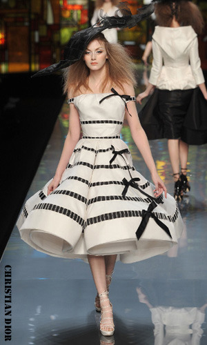 เสื้อผ้าแฟชั่น