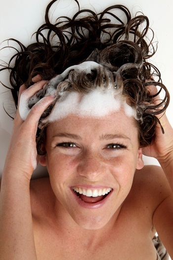 10 วิธีจัดการกับผมแห้งเสีย