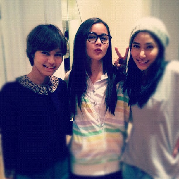 เอ๋ มณีรัตน์ - ญาญ่า อุรัสยา - แพง พรรณชนิดา