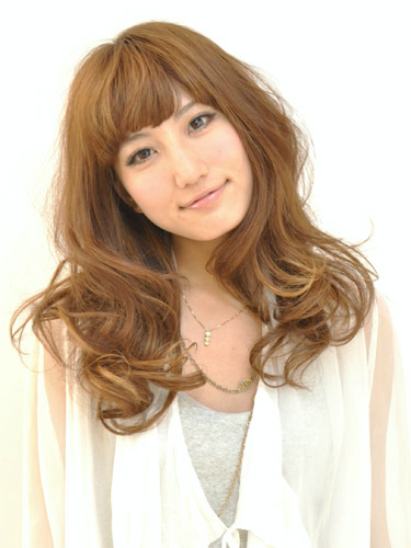 ทรงผมสำหรับสาวหน้าเหลี่ยม