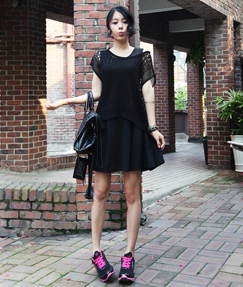 รองเท้าผ้าใบกับชุดเดรส... เข้ากันได้ เข้ากันดี รองเท้าผ้าใบกับชุดเดรส... เข้ากันได้ เข้ากันดี