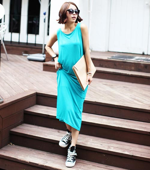 รองเท้าผ้าใบกับชุดเดรส... เข้ากันได้ เข้ากันดี รองเท้าผ้าใบกับชุดเดรส... เข้ากันได้ เข้ากันดี