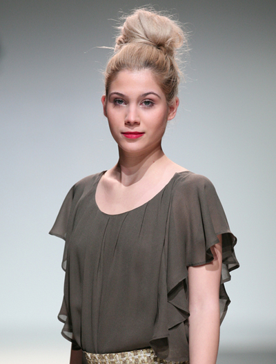 เกล้าผมแบบรังนก