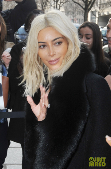 ดาราแต่งหน้าพลาด ดาราแต่งหน้าพลาด