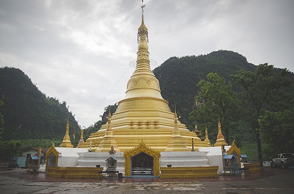 แบกเป้นั่งรถไฟ ต่อรถเมล์ เที่ยวสังขละบุรีหน้าฝน แบกเป้นั่งรถไฟ ต่อรถเมล์ เที่ยวสังขละบุรีหน้าฝน
