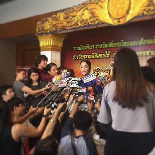 แม็กกี้ อาภา ทุ่มสุดตัว เปลือยจริงโปรโมท แม่เบี้ย แม็กกี้ อาภา ทุ่มสุดตัว เปลือยจริงโปรโมท แม่เบี้ย