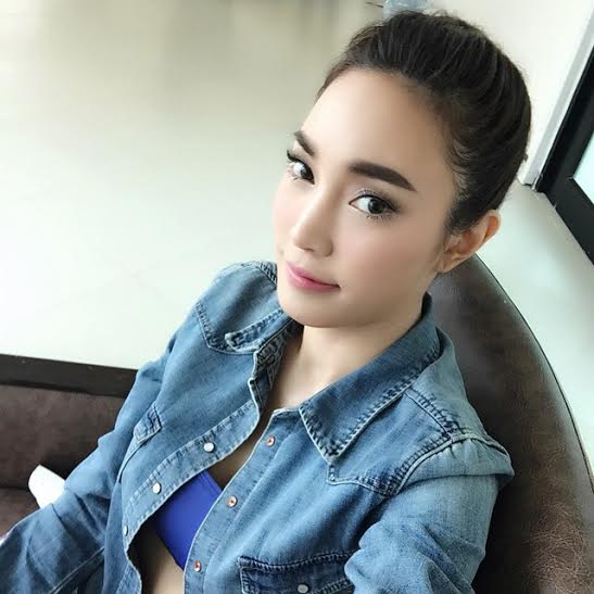 เมย์ พิชญ์นาฏ เงิบเล็ก ๆ ดีใจนึกว่าอั้มที่คิดถึง ส่งข้อความผ่านไลน์ ที่แท้.... เมย์ พิชญ์นาฏ เงิบเล็ก ๆ ดีใจนึกว่าอั้มที่คิดถึง ส่งข้อความผ่านไลน์ ที่แท้....