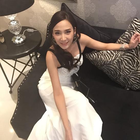 เมย์ พิชญ์นาฏ เงิบเล็ก ๆ ดีใจนึกว่าอั้มที่คิดถึง ส่งข้อความผ่านไลน์ ที่แท้.... เมย์ พิชญ์นาฏ เงิบเล็ก ๆ ดีใจนึกว่าอั้มที่คิดถึง ส่งข้อความผ่านไลน์ ที่แท้....