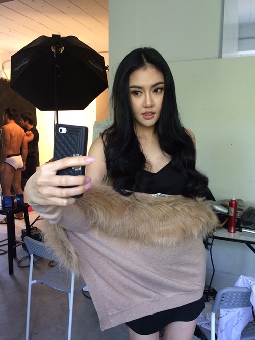 เมฆ วินัย - เก๋ กันยากร เบื้องหลังถ่ายแบบจับนม 18+ เมฆ วินัย - เก๋ กันยากร เบื้องหลังถ่ายแบบจับนม 18+