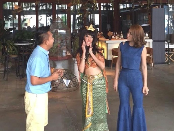 เปิดใจ เดียร์ ดาริน นางเอก แก้วหน้าม้า ในรายการที่นี่หมอชิต เปิดใจ เดียร์ ดาริน นางเอก แก้วหน้าม้า ในรายการที่นี่หมอชิต