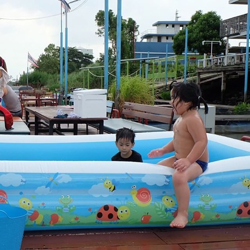 น้องออกัส น้องออก้า โชว์ความน่ารัก ในชุดนางเงือก น้องออกัส น้องออก้า โชว์ความน่ารัก ในชุดนางเงือก