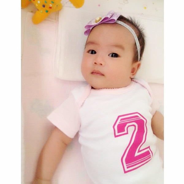 พี่โสน ช่วยพ่อมอสเลี้ยงน้อง ร้องเพลงกล่อม น้องสวรรค์ พี่โสน ช่วยพ่อมอสเลี้ยงน้อง ร้องเพลงกล่อม น้องสวรรค์