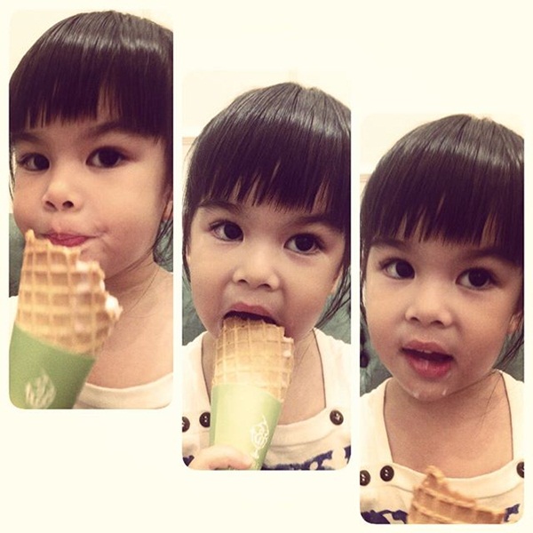 พี่โสน ช่วยพ่อมอสเลี้ยงน้อง ร้องเพลงกล่อม น้องสวรรค์ พี่โสน ช่วยพ่อมอสเลี้ยงน้อง ร้องเพลงกล่อม น้องสวรรค์