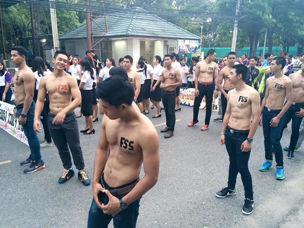 พาเหรด ม.บูรพา หนุ่ม ๆ วิทยาศาสตร์การกีฬา พาเหรด ม.บูรพา หนุ่ม ๆ วิทยาศาสตร์การกีฬา