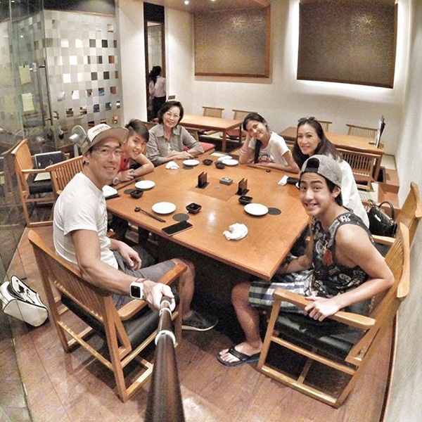 เจ เจตริน ขนทั้งครอบครัว เจ เจตริน ขนทั้งครอบครัว