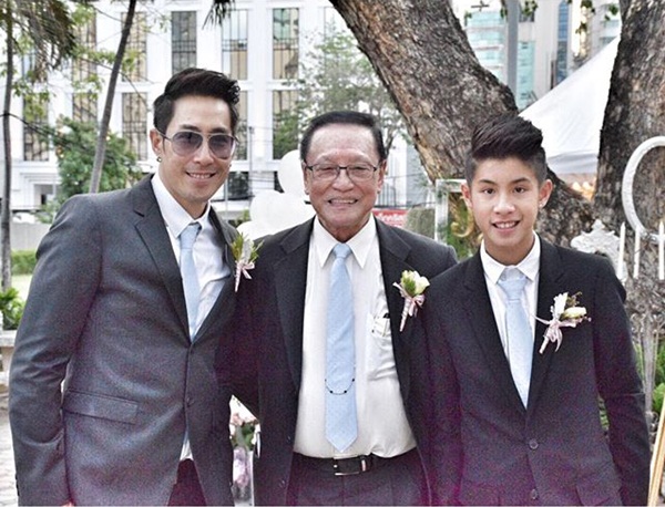 เจ เจตริน ขนทั้งครอบครัว เจ เจตริน ขนทั้งครอบครัว