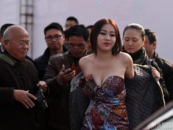 นางงามนมสวยอวดออร่า นางงามนมสวยอวดออร่า