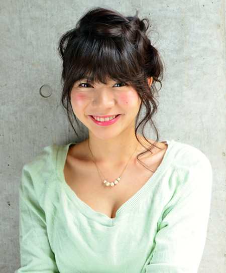 ทรงผมไปงานสำหรับคนโหนกแก้มใหญ่ ทรงผมไปงานสำหรับคนโหนกแก้มใหญ่