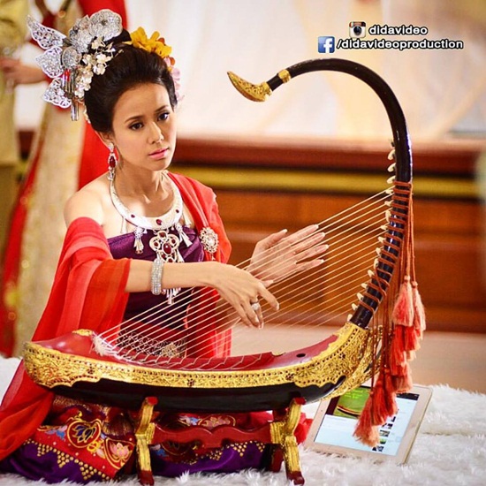 สาวน้อยอ้อยควั่น สาวน้อยอ้อยควั่น