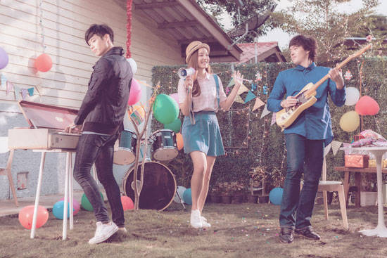 เพลงรักเพลงแรก เพลงรักเพลงแรก
