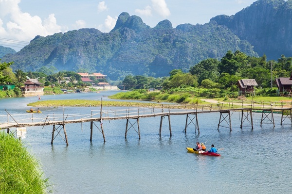 พายเรือคายักในลำน้ำซอง พายเรือคายักในลำน้ำซอง