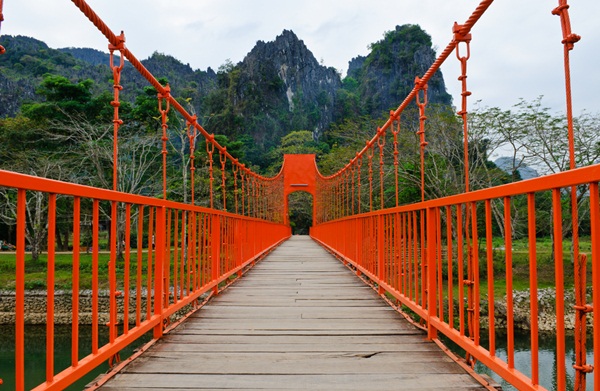 ถ่ายรูปสุดชิคกับสะพานส้ม ถ่ายรูปสุดชิคกับสะพานส้ม