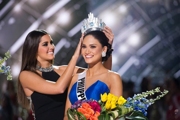 ประกาศรางวัลผิด Miss Universe 2015 ประกาศรางวัลผิด Miss Universe 2015