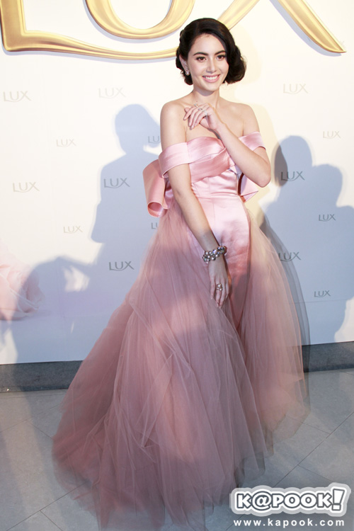 ใหม่ ดาวิกา ใหม่ ดาวิกา