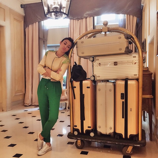 เอมมี่ มรกต ไฮโซเจมส์ เอมมี่ มรกต ไฮโซเจมส์