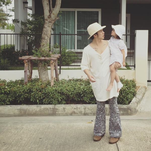 แอมมี่ The Bottom Blues แอมมี่ The Bottom Blues