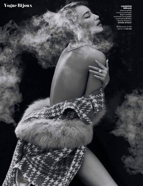 บี น้ำทิพย์ ปก Vogue Thailand บี น้ำทิพย์ ปก Vogue Thailand