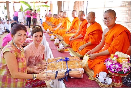 แพนเค้ก เขมนิจ ทำบุญ แพนเค้ก เขมนิจ ทำบุญ