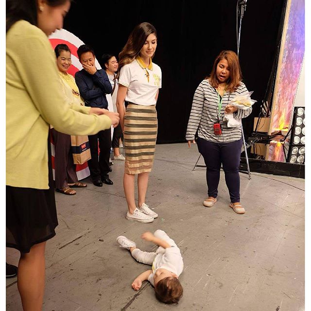 ซาร่า แม็กซ์เวลล์ ซาร่า แม็กซ์เวลล์