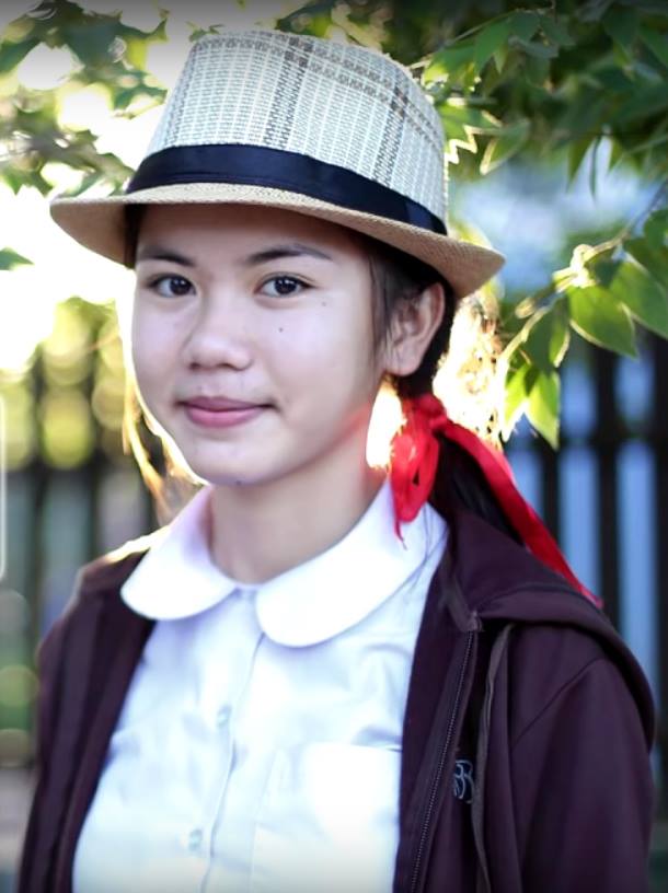 สาวลาวร้องเพลงลูกทุ่งไทย สาวลาวร้องเพลงลูกทุ่งไทย