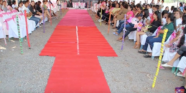 อั้ม พัชราภา ในงานครบรอบร้านกะเทยแสบแอบอ้างชื่อ อั้ม พัชราภา ในงานครบรอบร้านกะเทยแสบแอบอ้างชื่อ