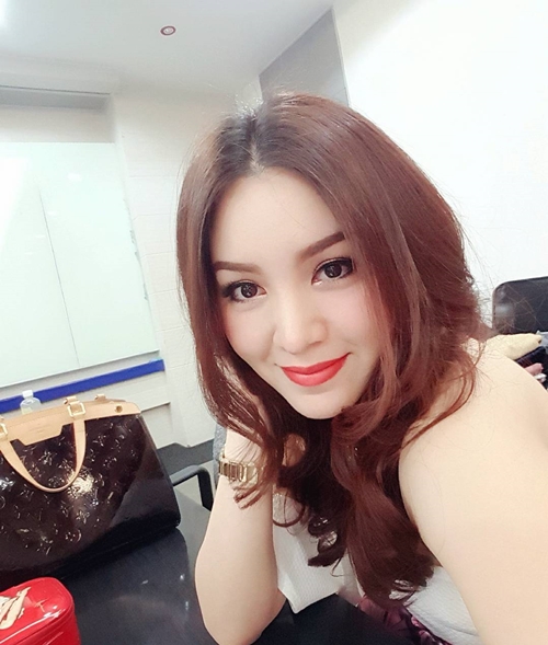 แอนนิต้า ศรุชา พงศ์ทรงกุล แอนนิต้า ศรุชา พงศ์ทรงกุล