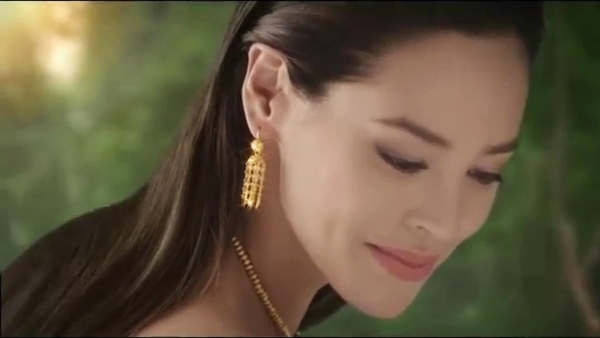 เรนาตะ เอมิ นางแบบโฆษณารีเจนซี่ เรนาตะ เอมิ นางแบบโฆษณารีเจนซี่