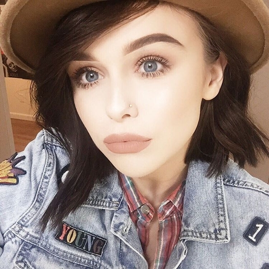 อาคาเซีย บรินลีย์ เน็ตไอดอลอเมริกัน อาคาเซีย บรินลีย์ เน็ตไอดอลอเมริกัน